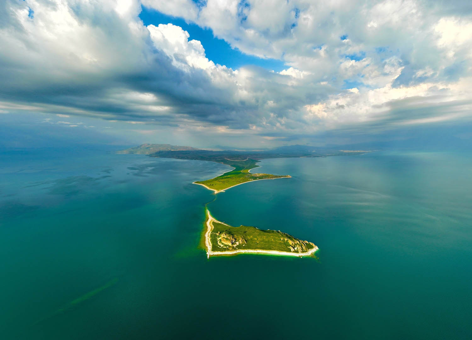 Lake Van - A Breathtaking Paradise in Eastern Turkey
